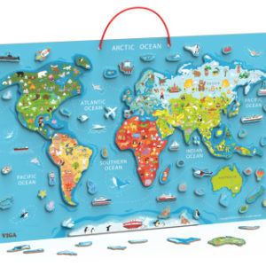 Dřevěná mapa světa s tabulí